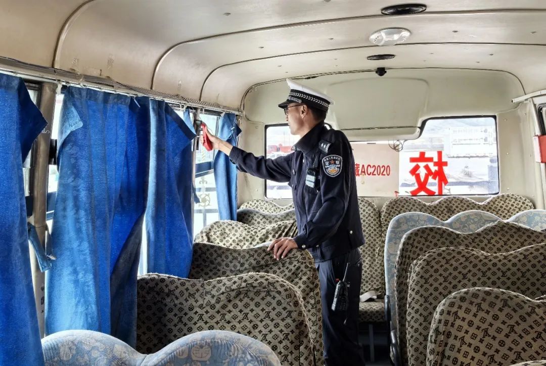 部門聯(lián)動筑牢校車安全防線/ 圖片