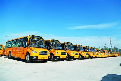 青島專業(yè)校車實現(xiàn)全域覆蓋/ 青島專業(yè)校車實現(xiàn)全域覆蓋