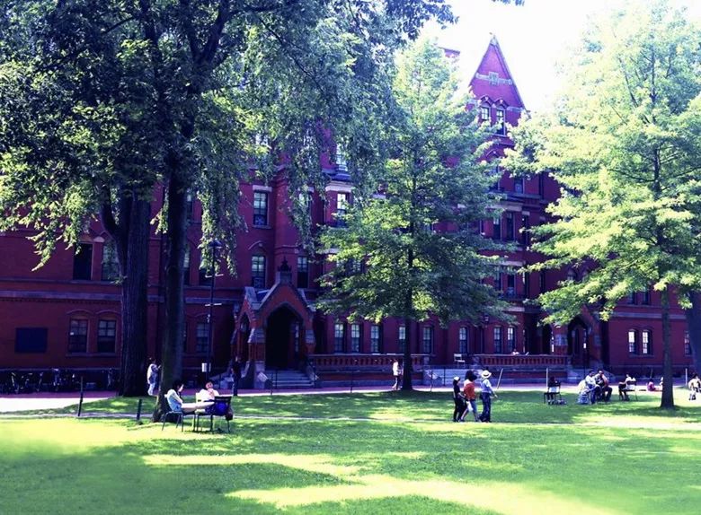 美國校車故事-究竟是誰高“車”一等? 美國校車故事-究竟是誰高“車”一等?