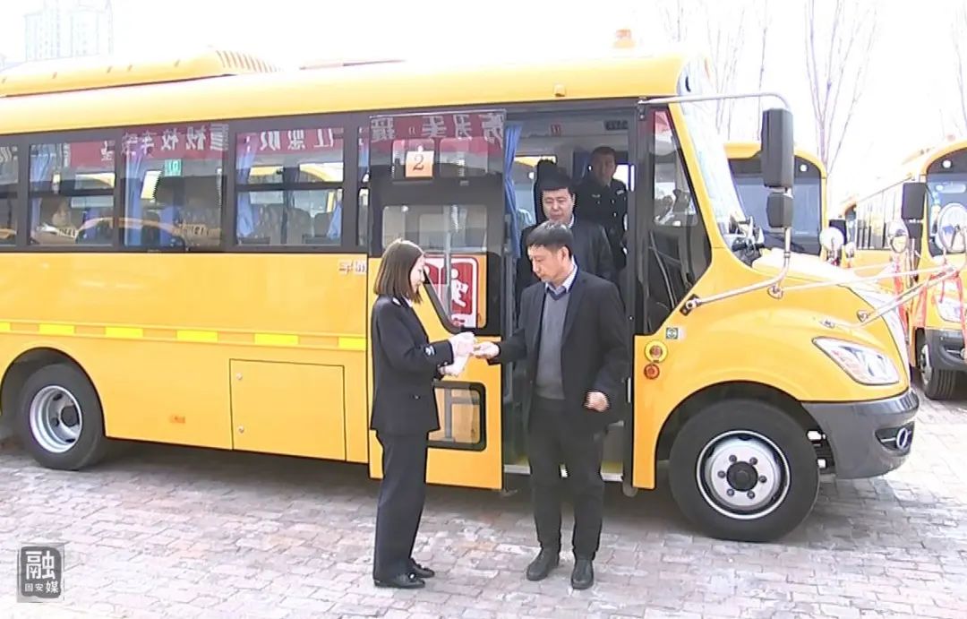 【復(fù)課開(kāi)學(xué)準(zhǔn)備】固安宇通校車(chē)運(yùn)營(yíng)服務(wù)有限公司: 我們整裝待發(fā) 隨時(shí)為學(xué)校復(fù)課準(zhǔn)備著 【復(fù)課開(kāi)學(xué)準(zhǔn)備】固安宇通校車(chē)運(yùn)營(yíng)服務(wù)有限公司: 我們整裝待發(fā) 隨時(shí)為學(xué)校復(fù)課準(zhǔn)備著