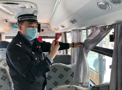啟封校車！蘭州開始全面為校車“體檢”