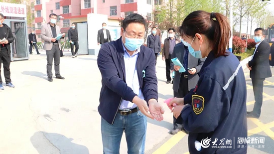 迎復(fù)學(xué)“大考”！新東港校車公司開展開學(xué)前疫情防控應(yīng)急演練