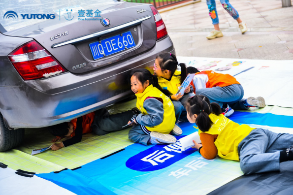 兒童交通安全公益行走進(jìn)宜賓 宇通演繹愛的N次方