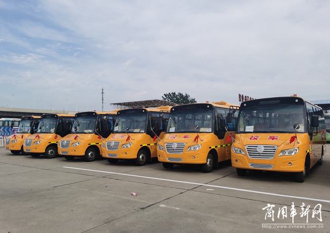 管理搞上去、收費(fèi)降下來(lái)！起底鹽阜校車安全運(yùn)營(yíng)背后的秘密