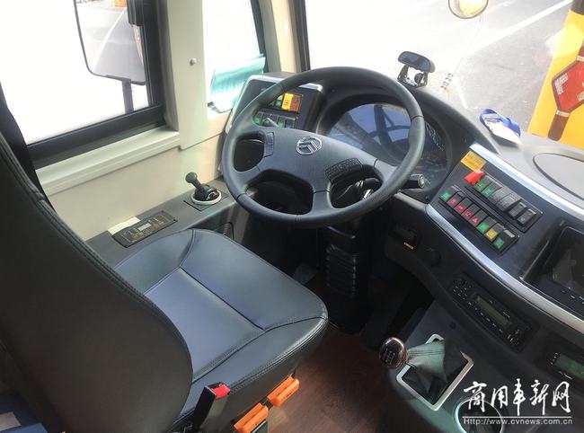 管理搞上去、收費(fèi)降下來(lái)！起底鹽阜校車安全運(yùn)營(yíng)背后的秘密