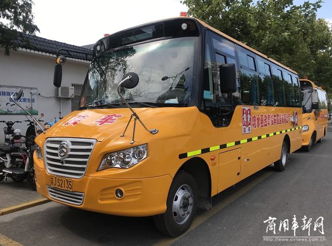 管理搞上去、收費(fèi)降下來(lái)！起底鹽阜校車安全運(yùn)營(yíng)背后的秘密