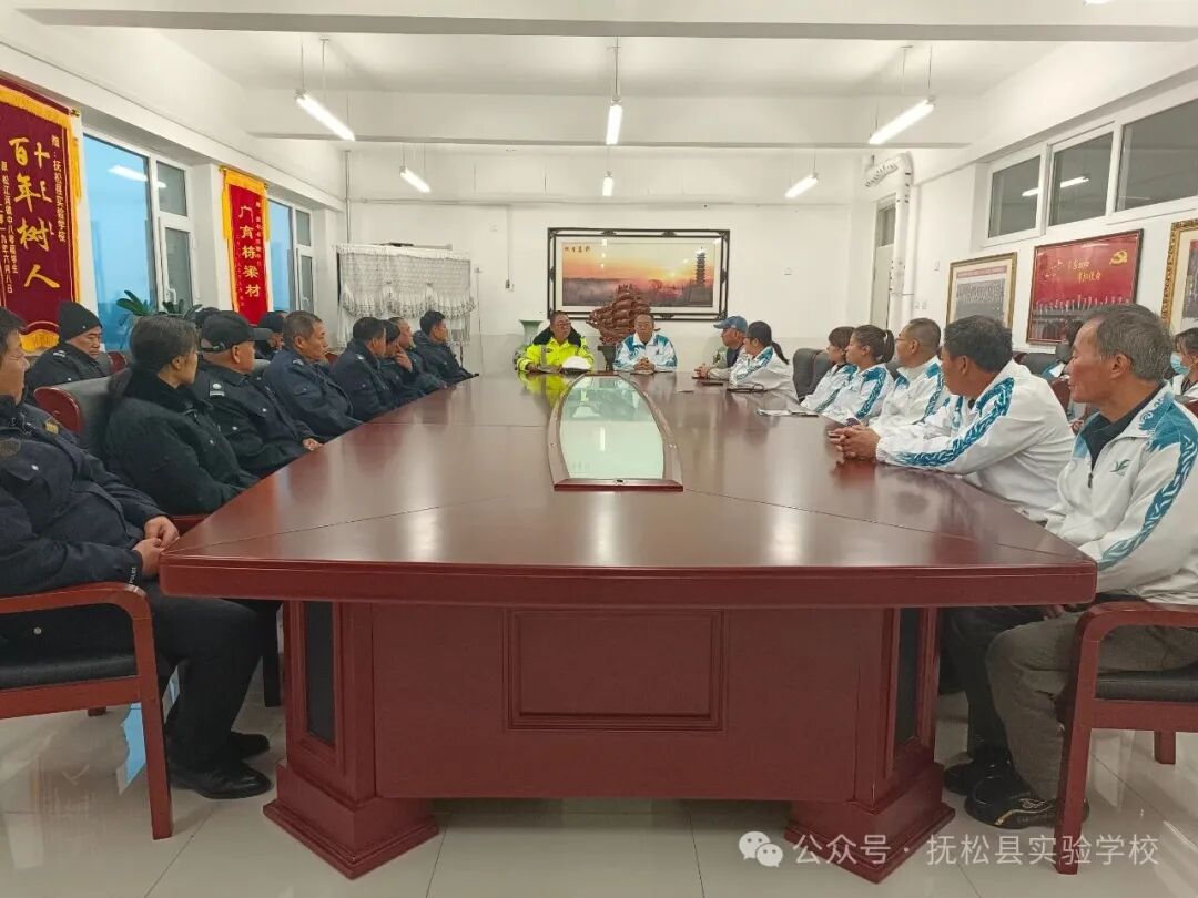 筑牢校車安全線，護航學(xué)子暖冬行