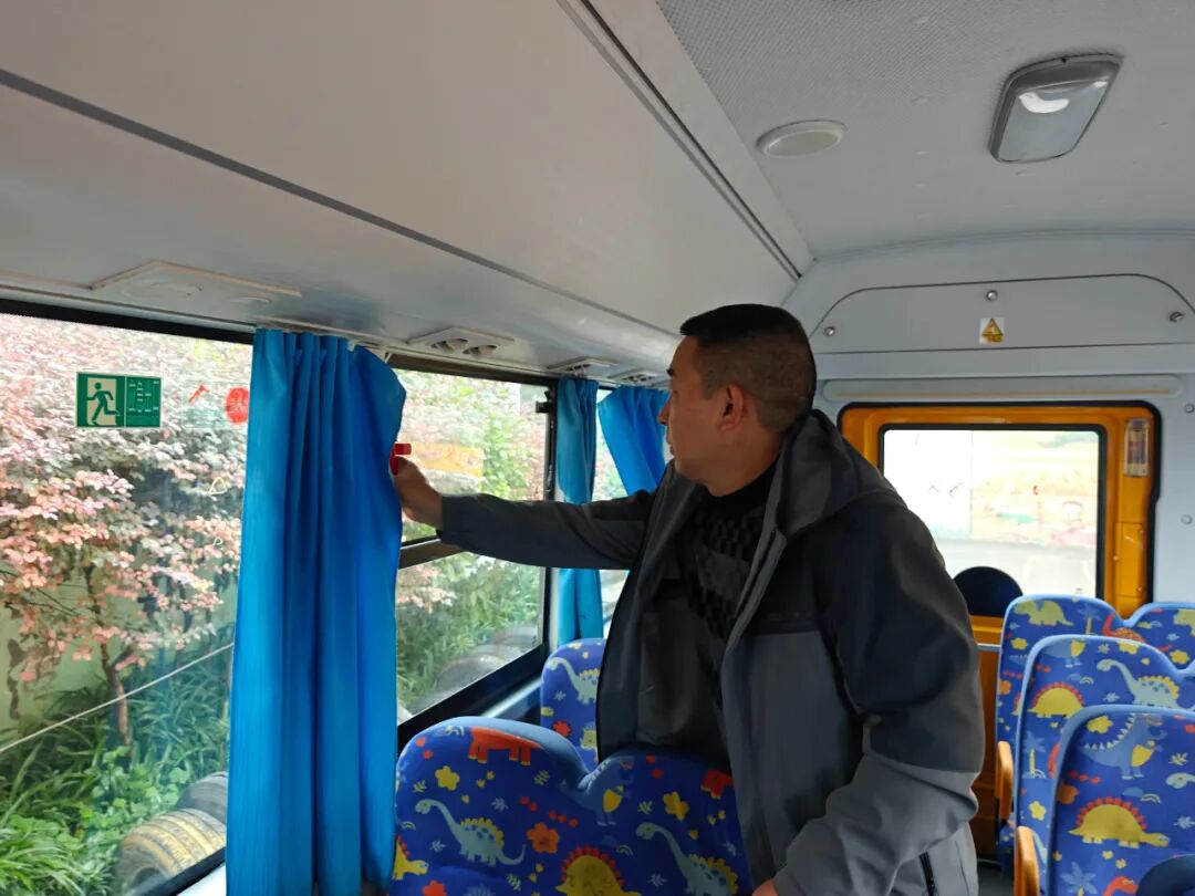 【校車安全】安全“童”行--仁懷市城北幼兒園開展校車消防安全演練活動