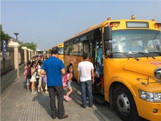 校車有剛需 運(yùn)營(yíng)卻難上加難 校車有剛需 運(yùn)營(yíng)卻難上加難