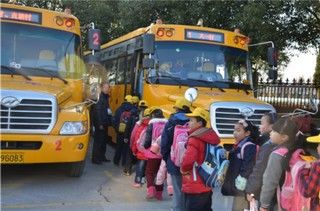 校車有剛需 運(yùn)營(yíng)卻難上加難 校車有剛需 運(yùn)營(yíng)卻難上加難