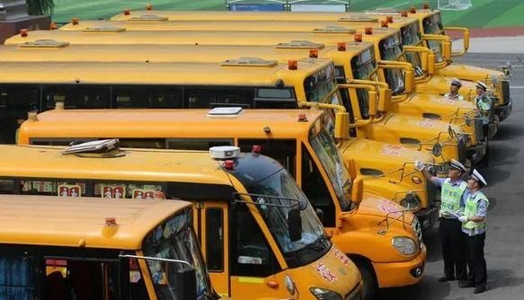 校車發(fā)展中所面臨的財(cái)政問題/ 校車發(fā)展中所面臨的財(cái)政問題