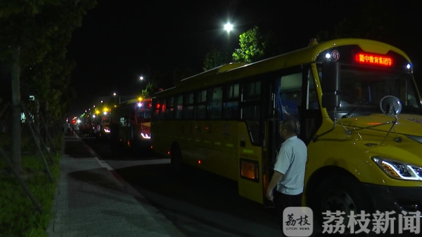 確保學(xué)生安全出行 贛榆打造“零補貼”校車模式 確保學(xué)生安全出行 贛榆打造“零補貼”校車模式