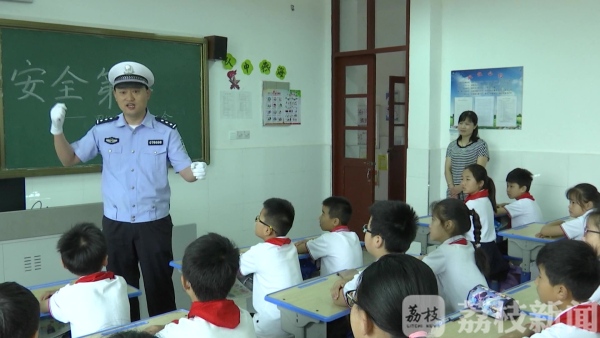 確保學(xué)生安全出行 贛榆打造“零補貼”校車模式 確保學(xué)生安全出行 贛榆打造“零補貼”校車模式
