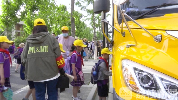 確保學(xué)生安全出行 贛榆打造“零補貼”校車模式 確保學(xué)生安全出行 贛榆打造“零補貼”校車模式