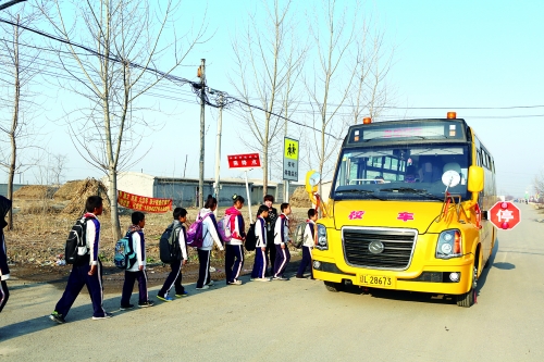 運(yùn)營(yíng)資金難題待解 —— 校車(chē)運(yùn)營(yíng)模式調(diào)研報(bào)告 運(yùn)營(yíng)資金難題待解 —— 校車(chē)運(yùn)營(yíng)模式調(diào)研報(bào)告