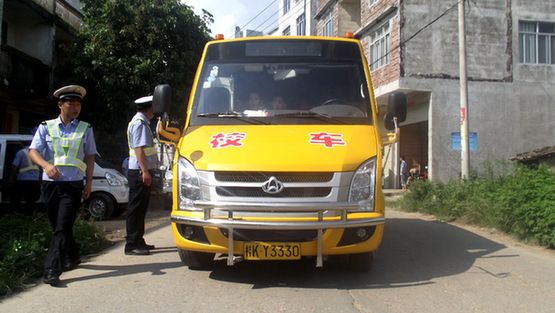 博白吸取湘潭校車事故教訓(xùn)持續(xù)開(kāi)展幼兒園校車整治