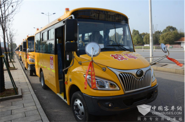 湖南省長沙市“雷鋒校車”模式解析 湖南省長沙市“雷鋒校車”模式解析